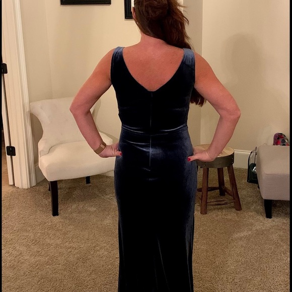 Reverly dress,  Fit is so flattering and comfortable!  Velvet is so on trend - Picture 3 of 6